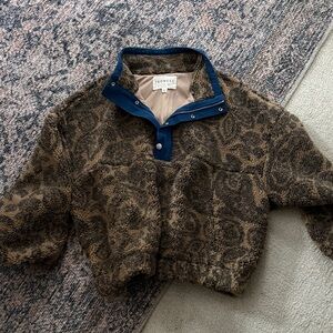 Small brand fleece with denim collar